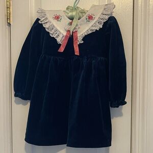 Little Girl Velvet Dress with Lace Collar